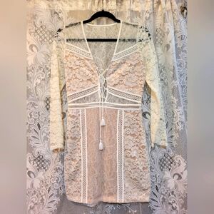 Express Womens Size6 AllOver White Lace LongsleeveMini Cocktail Dress w/Tassels